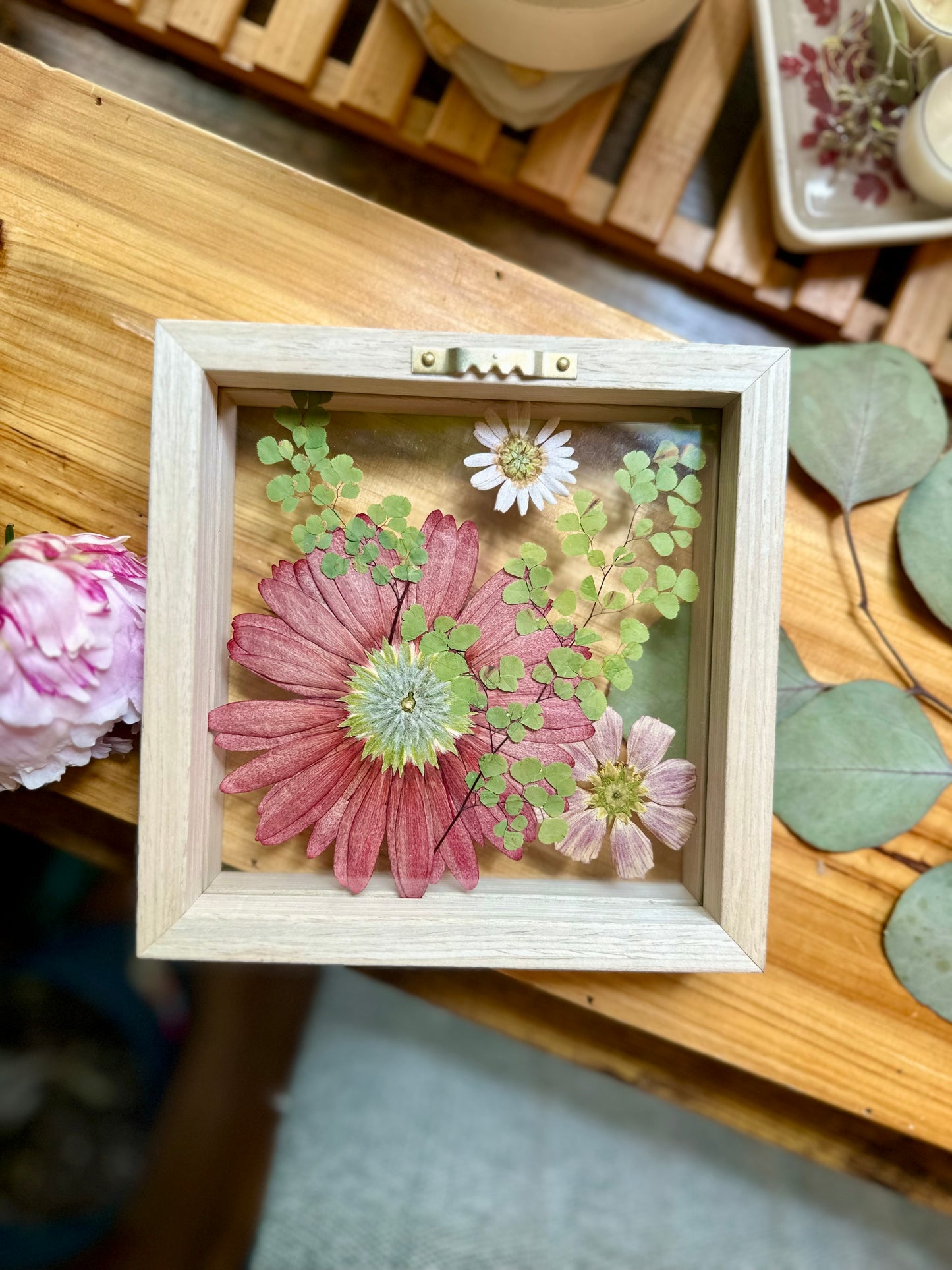 WOOD Pressed Floral Hangings